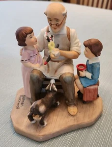 ROCKWELL MUSEUM - THE AMERICAN FAMILY - "THE TOYMAKER" - PORCELAIN - Picture 1 of 3
