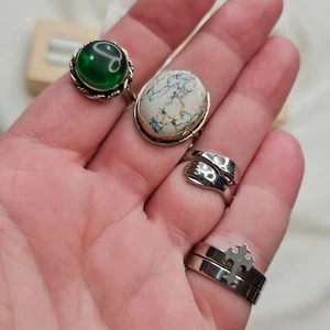 Lotto 5 anelli moda donna pietra argento lotto misto nuovi senza etichette misura 8 - 8,5 - Foto 1 di 6