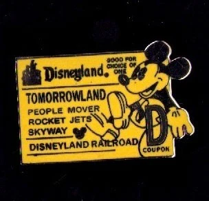 Prendedor Disney Mickey D Ticket Tomorrowland Disney 40554 Foto 1 de 1