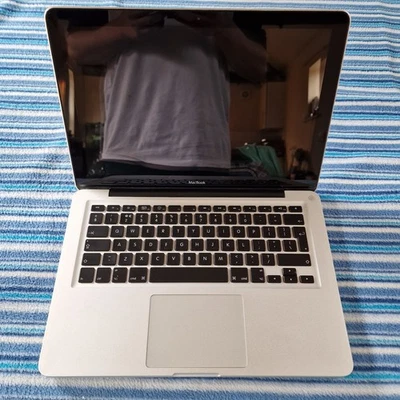 Macbook A1278 laptop,  UNKNOWN SPECS,  13.3" , NO HDD, SPARE OR REPAIR (160) - Image 1 of 4