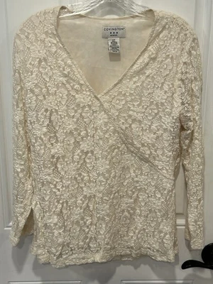 Covington 女式弹力面霜蕾丝长袖 v 领衬衫,尺寸 L — 第 1/4 张图片