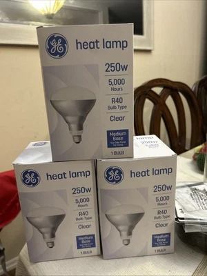 3 X GE Heat Lamps 250W 120v 5,000 Hrs 4.6 YRS Life BR40 Clear Medium Base 30715 - Image 1 of 4