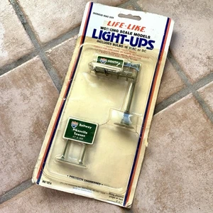 Life-Like Light-Ups No. 1214 Overhead Road Sign HO Scale Trains *READ* - Picture 1 of 9
