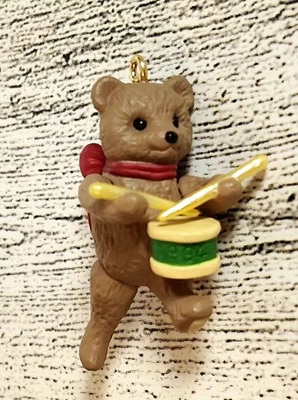 Hallmark Keepsake Collector's Club Ornament - "Marcha de los Osos de Peluche - 1994 Foto 1 de 4