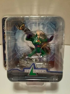 Estatuilla de resina de Lex Luther de la Liga de la Justicia. - Imagen 1 de 2