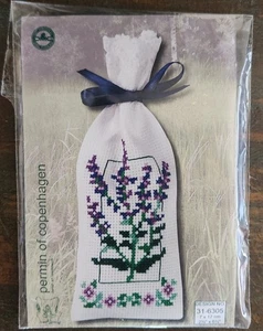 Kit Punto de Cruz Permin Of Copenhagen Lavanda Sachel - Imagen 1 de 2