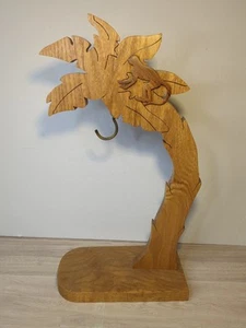 Soporte para colgar plátanos de madera de colección con mono en palmera firmado por artista - Imagen 1 de 6