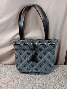Vintage Dooney & Bourke grau Canvas Bucket Handtasche Signatur Medium gebraucht, in einwandfreiem Zustand - Bild 1 von 12