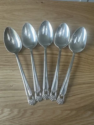 Juego de 5 cucharas ovaladas de sopa IS Eternally Yours 1847 cubiertos plateados Rogers Foto 1 de 4