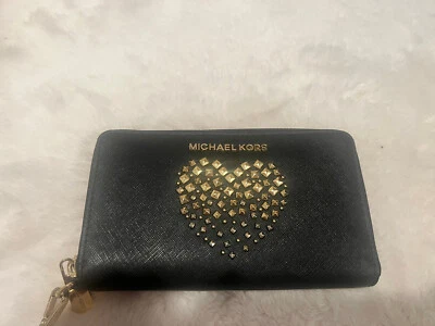 Michael Kors подарочные черный с золотыми заклепками сердце - идеальный подарок на День святого Валентина - Изображение 1 из 4