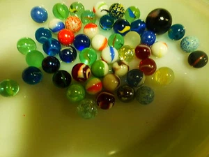 50 Beads in glass for Play or Craft = Pretty Colour - Picture 1 of 1