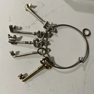 4 old large brass skeleton keys - Picture 1 of 5
