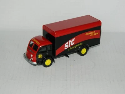 Corgi Renault Faineant Fourgon SIC Orange Citron Truck 1:50 Scale #71405 - Image 1 of 4
