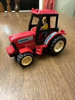 Farmhand 810 Red Tractor with Cab and Permanent Farmer. - Image 1 of 4