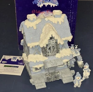 Snowville Village Series - Snow Sports Shop Light Up #94906 - Picture 1 of 10