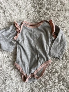 Seven for all Mankind girls sz. 3/6 mo. one pc. gray & pink snap shirt. Cute - Picture 1 of 7