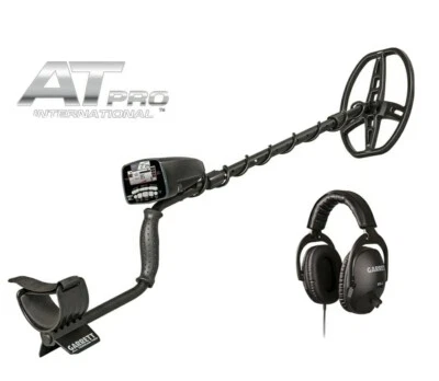 Garrett AT PRO Waterproof Metal detector - Image 1 of 4