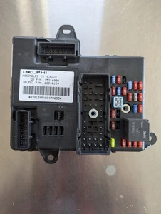 2005 Corvette C6 Body Control Module Fuse Block Bcm 15288103 Oem 28010159 - Picture 1 of 3