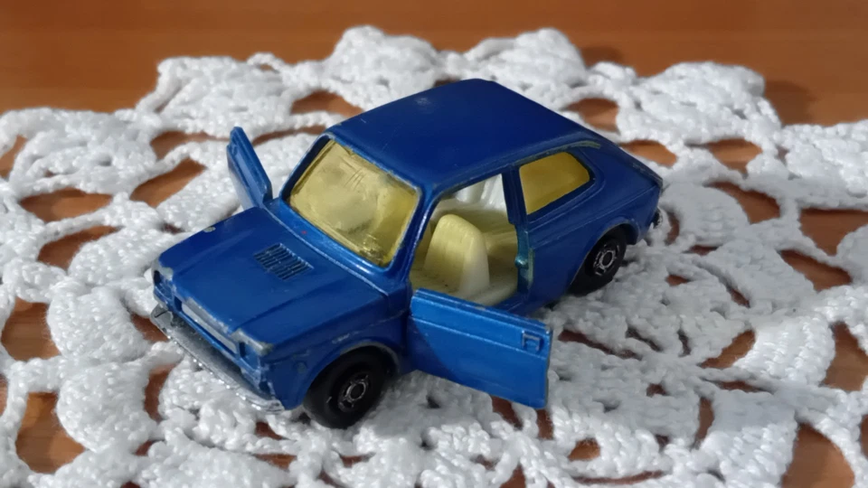 Guisval 1:66, "Seat 127", Blu.                     Made In Spain! - Immagine 1 di 4