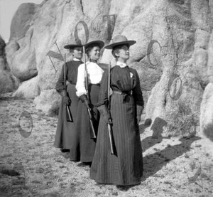 ANTIQUE REPRODUCTION PHOTO PRINT 3 VICTORIAN LADIES SHOOTING SCHUETZAN RIFLESS - Picture 1 of 1