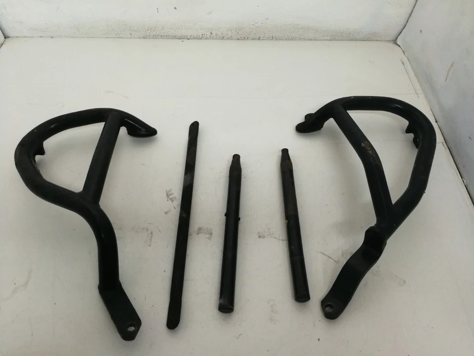 BMW K1200 R 2005 2008 ENGINE GUARD BRACKETS - Image 1 of 2