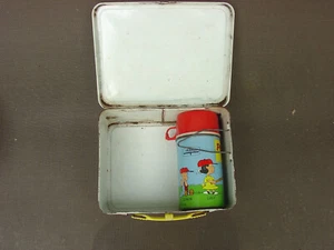 1960's PEANUTS LUNCH BOX AND THERMOS - Picture 1 of 7