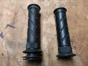 Hand Grips with Throttle Tube Royal Enfield Classic 500 C5 G5 B5 Bullet - Picture 1 of 2