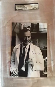 JAMES D. WATSON SIGNED AUTOGRAPHED PHOTO DNA FOUNDER NOBEL PSA/DNA ENCAPSULATED - Picture 1 of 1