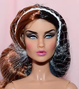 Amirah Majeed 24K Shine 12.5" Meteor Long Nail Nude Doll & Hands Box & Stand Roa - Picture 1 of 6