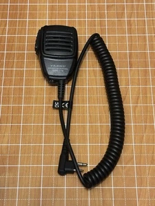 Genuine Yaesu SSM-17B Speaker Microphone Mic For FT-65R FT-25R FT-4XR Radio - Zdjęcie 1 z 2