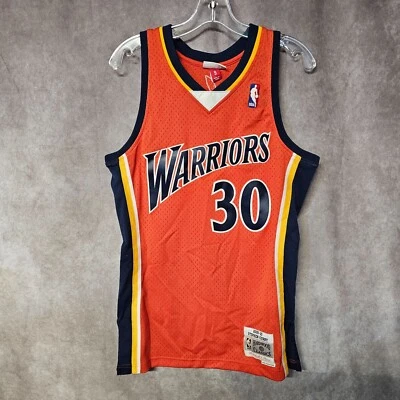 全新带标签 Mitchell & Ness 金州勇士队 Stephen Curry 30 新秀球衣 S $135 — 第 1/4 张图片