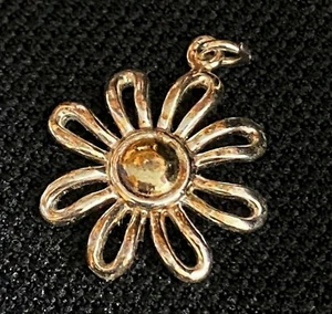 NACHLASS STERLINGSILBER & VERMEIL DETAIL ZIERLICHE BLUME ARMBAND CHARM 7/8" x 5/8" - Bild 1 von 2