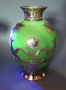 ANTIQUE ART NOUVEAU STEUBEN GLASS VASE SILVER OVERLAY FLUORESCING - Picture 1 of 7