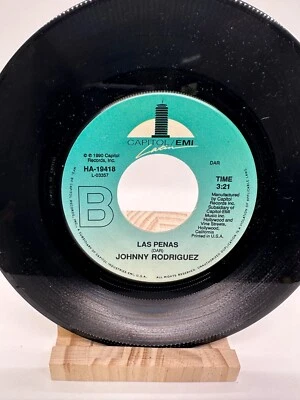 JOHNNY RODRIGUEZ El Senderito / Las Pinas CAPITOL EMI 19418 45 VINYL RECORD - Image 1 of 2