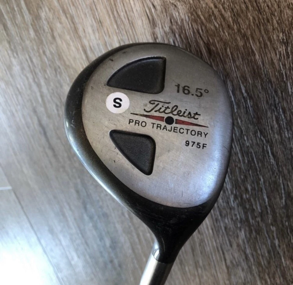 Titleist 975F Pro Trajectory RH, buen estado usado, sin cubierta, madera Fairway 4 Foto 1 de 4