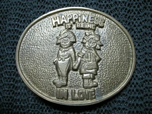 HAPPINESS IS BEING IN LOVE RAGGEDY ANN & ANDY BRASS BELT BUCKLE! VINTAGE! 1970s! - Picture 1 of 10