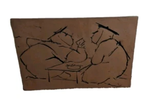 David Bryce signierte Zeichnung aus eingeschnittenem Ton von 2 Personen am Tisch - Bild 1 von 7