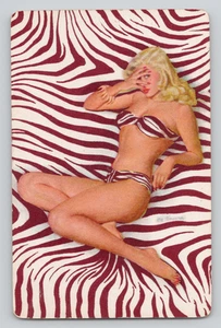 Bikini Intercambio Tarjeta Rubia Mujeres Pinup Estampado Cebra Tres de Clubes Parque Jurásico - Imagen 1 de 2