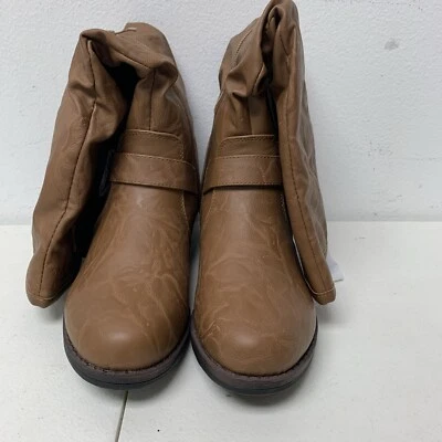 Botas de montar Journee Collection para mujer color tostado tormentoso con hebilla acentuadas, talla 7,5 Foto 1 de 4