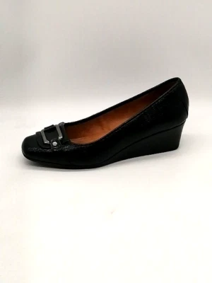 Zapatos de vestir Naturalizer para mujer Gallent N negros 9 texturizados tacón de cuña Foto 1 de 4