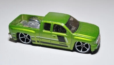 Hot Wheels Chevy Silverado FKT63 HW Hot Trucks 5-Pack lime 2018 - Immagine 1 di 4