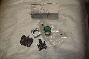 Siemens 3SB3 647-0AA41-0CC0 Green Pushbutton  - Picture 1 of 1