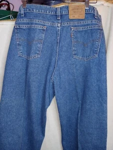 Mens Levis 550 Jeans 42 waist 34 inseam IRL photos total length (outseam) 46.5" - Picture 1 of 12