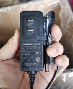Sunun SA481V-190250C 19V-2.5A 5.5*2.5 Charger Transformer - Photo 1/2