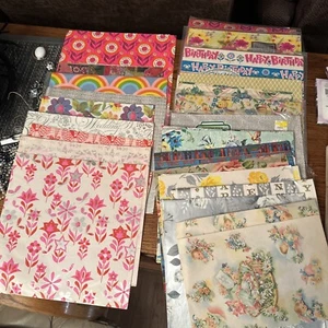 Lot of 24 Vintage Patterns Flat Folded Wrapping Paper 50s 60s In Box - Picture 1 of 10