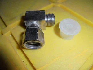 LATHAM  -  HYDRAULIC STEERING Fitting 1/4'' NPT M X 1/4" NPT F 90° BULK BUY - Bild 1 von 1