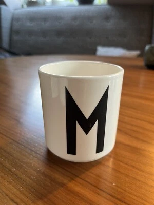 Design Letters Buchstaben Porzellantasse “M” Weiß Dekorativ Design Tasse - Bild 1 von 2