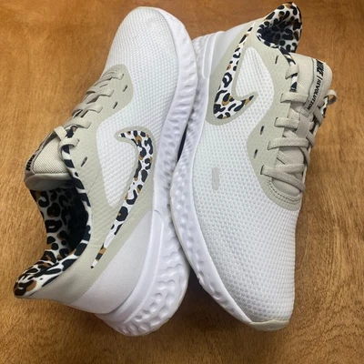 Nike Revolution 5 Premium Running Shoes Womens 10 White Cream Leopard DA3083-110 - Image 1 of 4