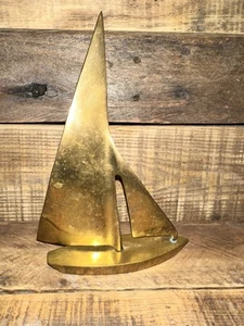 Velero de latón vintage náutico mar barco decoración mediados de siglo - Imagen 1 de 7