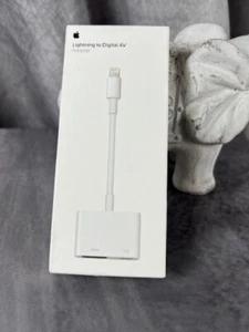 Apple MW2P3AM/A Lightning Digital A/V HDMI Adapter,iPhone 14/13/12 to TV Adapter - Picture 1 of 3